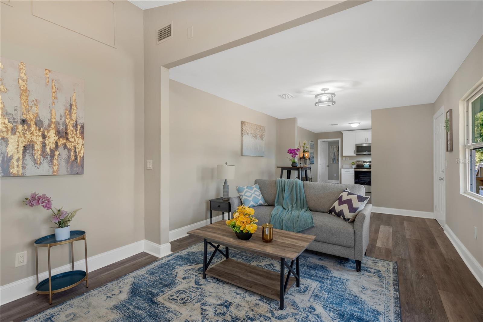 Image 5 of 20 For 5226 Lime Avenue