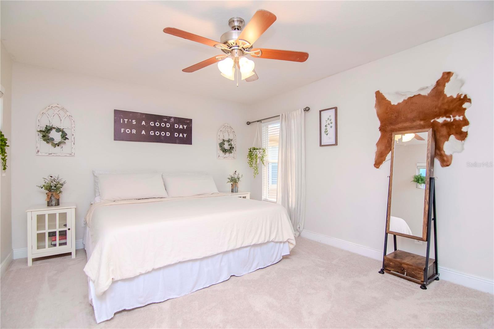 Listing photo id 13 for 3814 Evergreen Oaks Drive