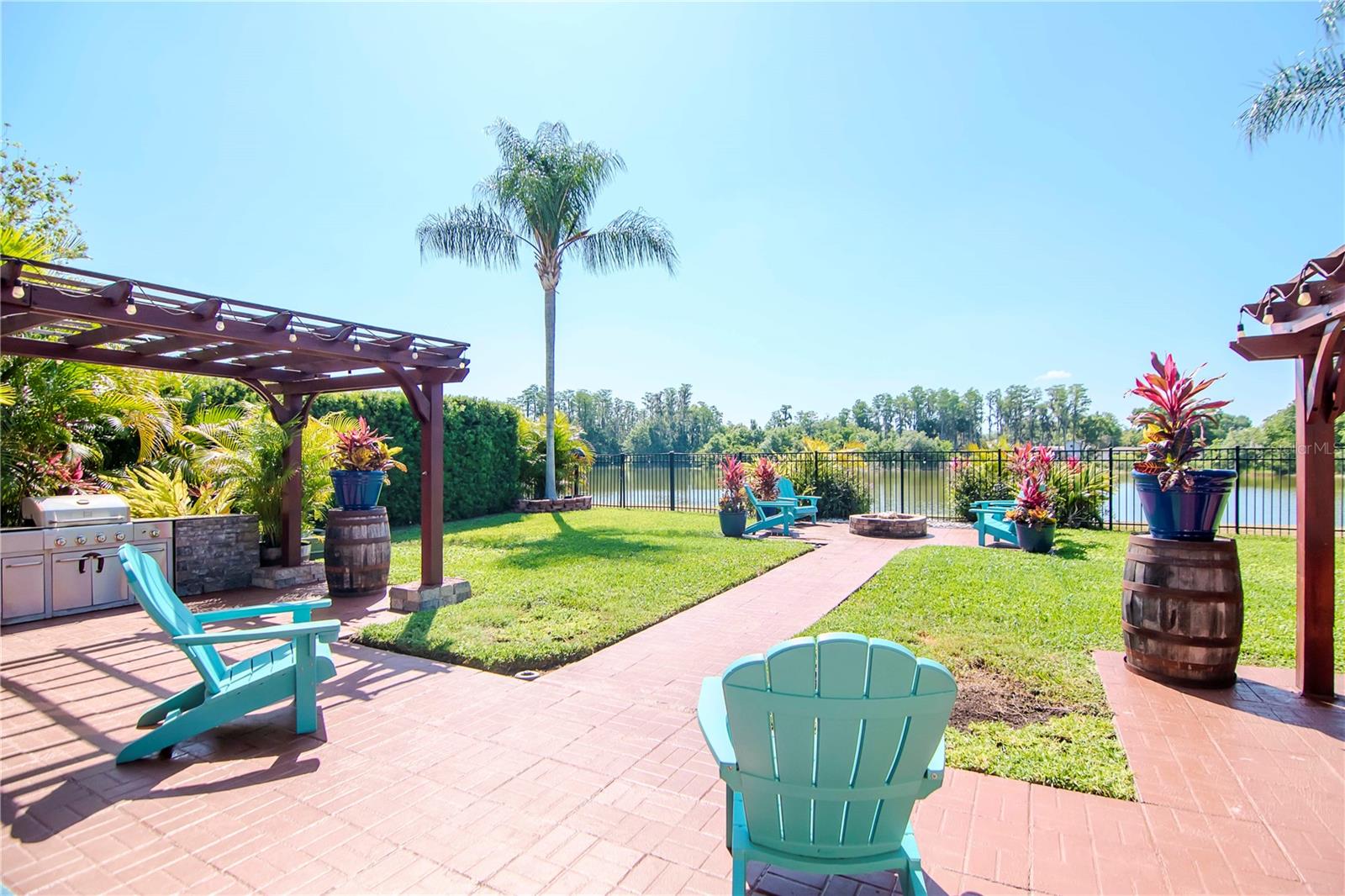 Listing photo id 29 for 3814 Evergreen Oaks Drive