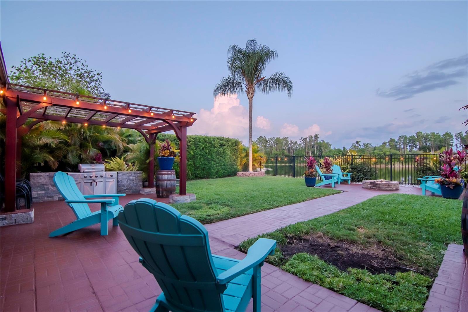 Listing photo id 31 for 3814 Evergreen Oaks Drive