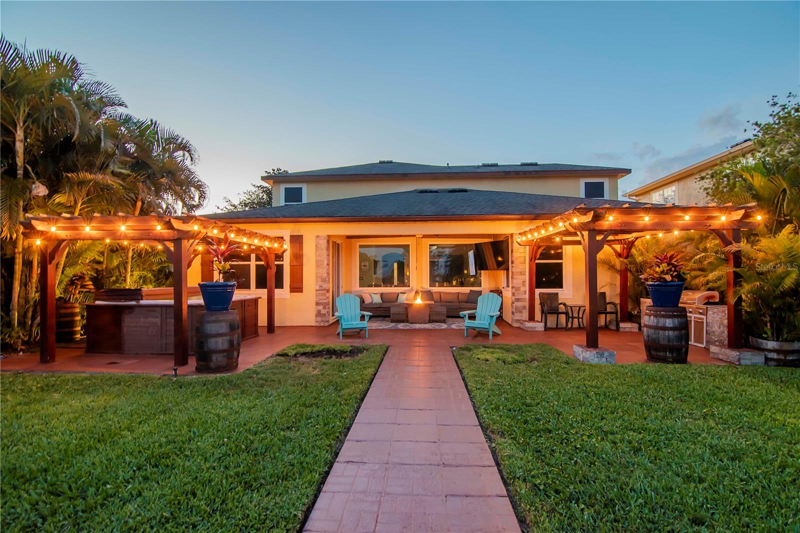 Listing photo id 32 for 3814 Evergreen Oaks Drive