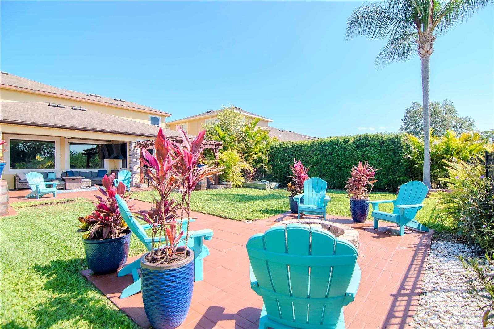 Listing photo id 6 for 3814 Evergreen Oaks Drive