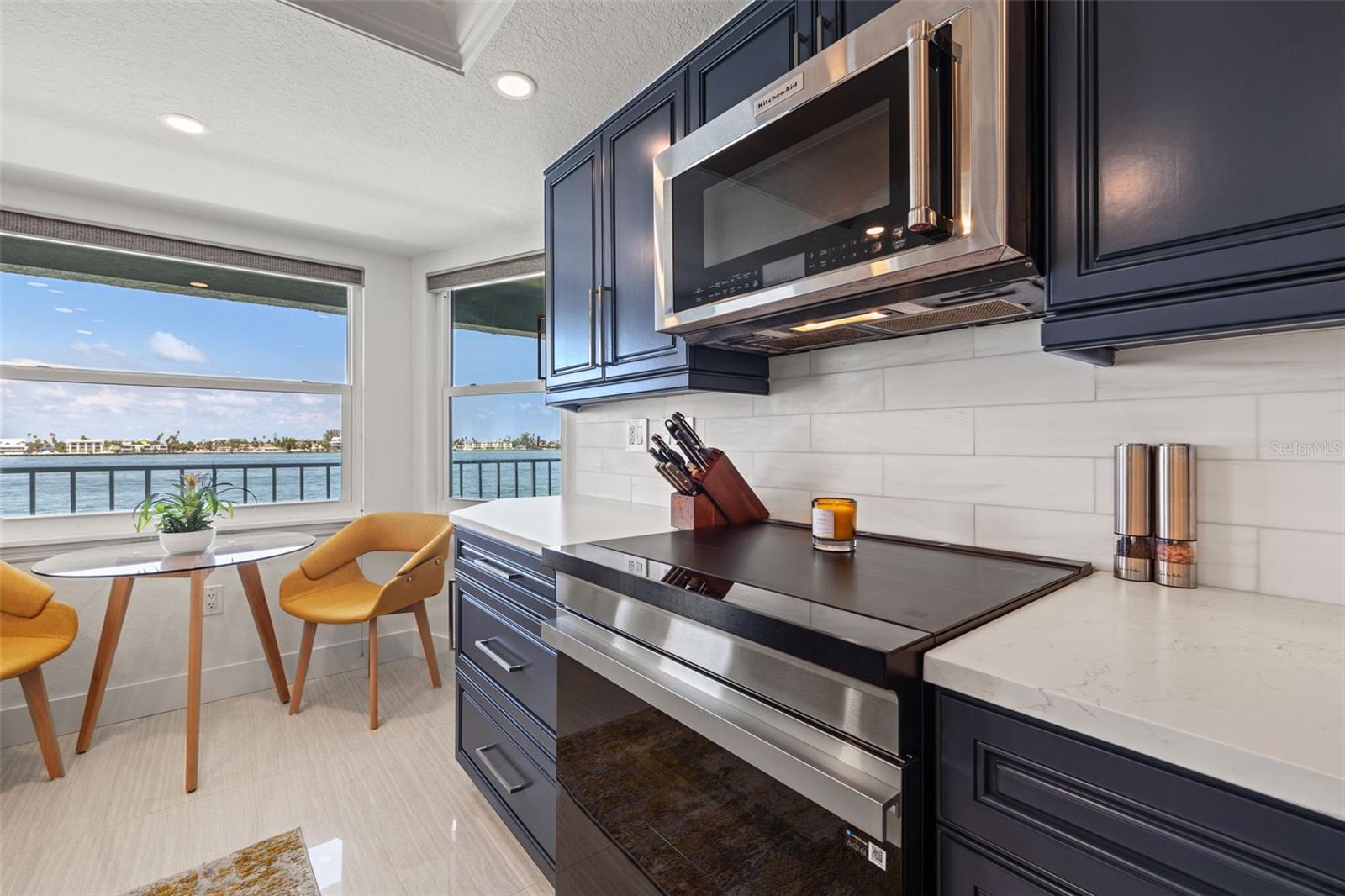 Image 22 of 75 For 380 8th Avenue N 4