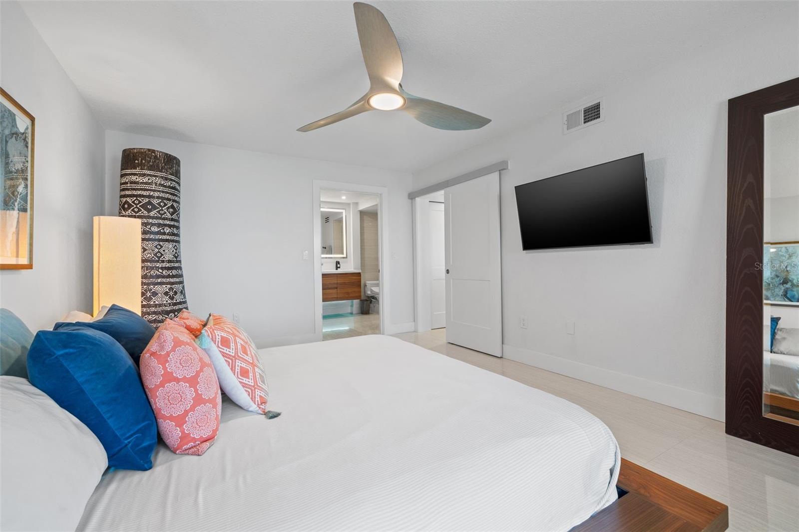 Image 27 of 75 For 380 8th Avenue N 4