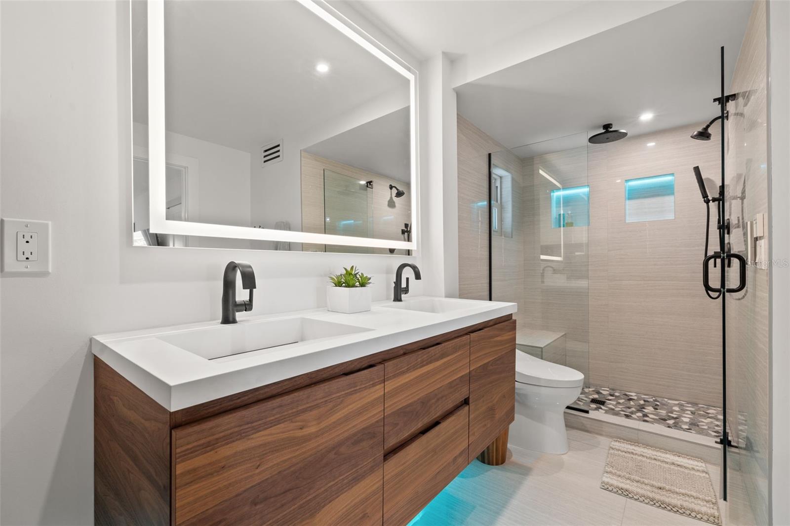 Image 31 of 75 For 380 8th Avenue N 4