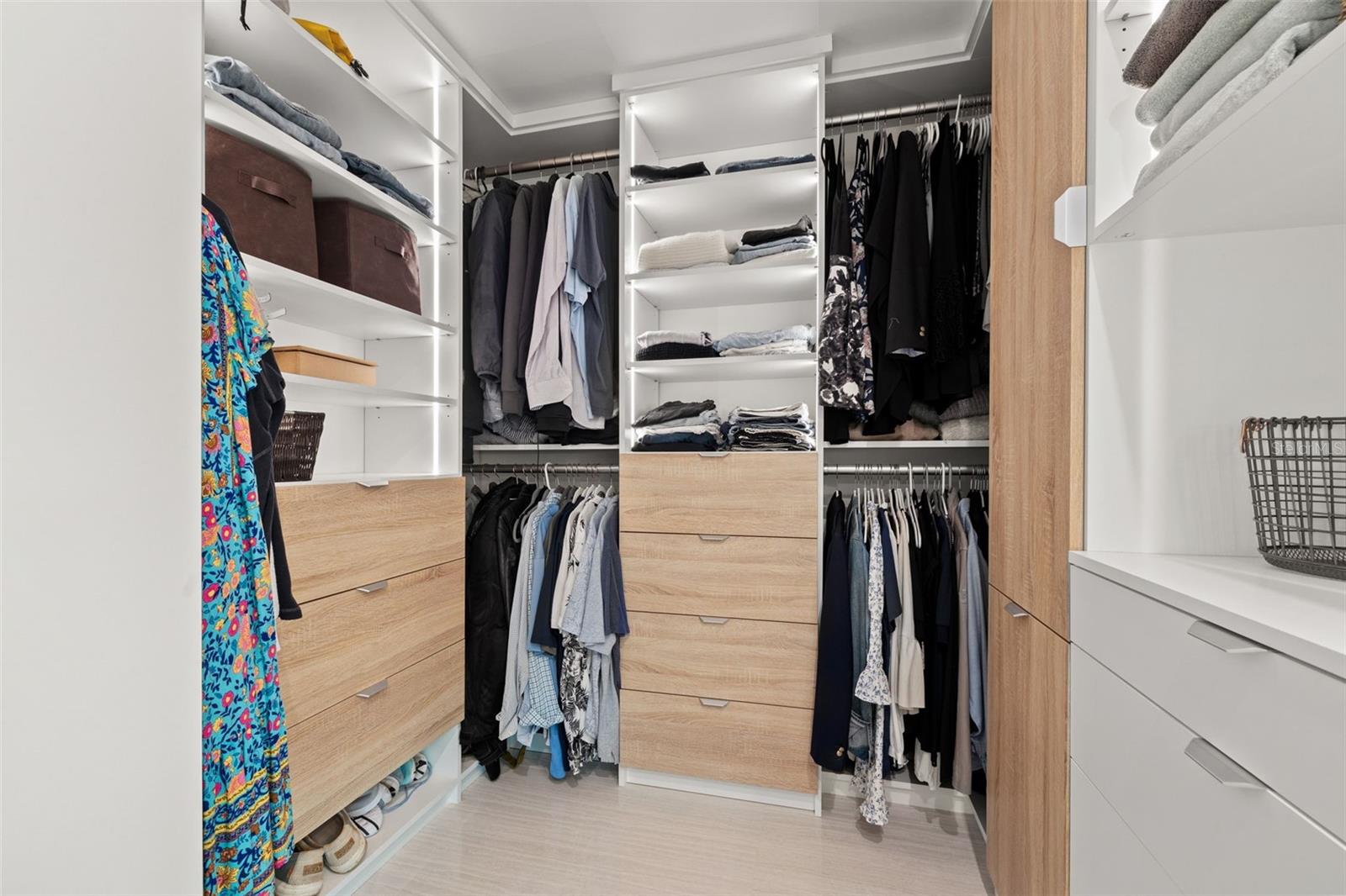 Image 34 of 75 For 380 8th Avenue N 4