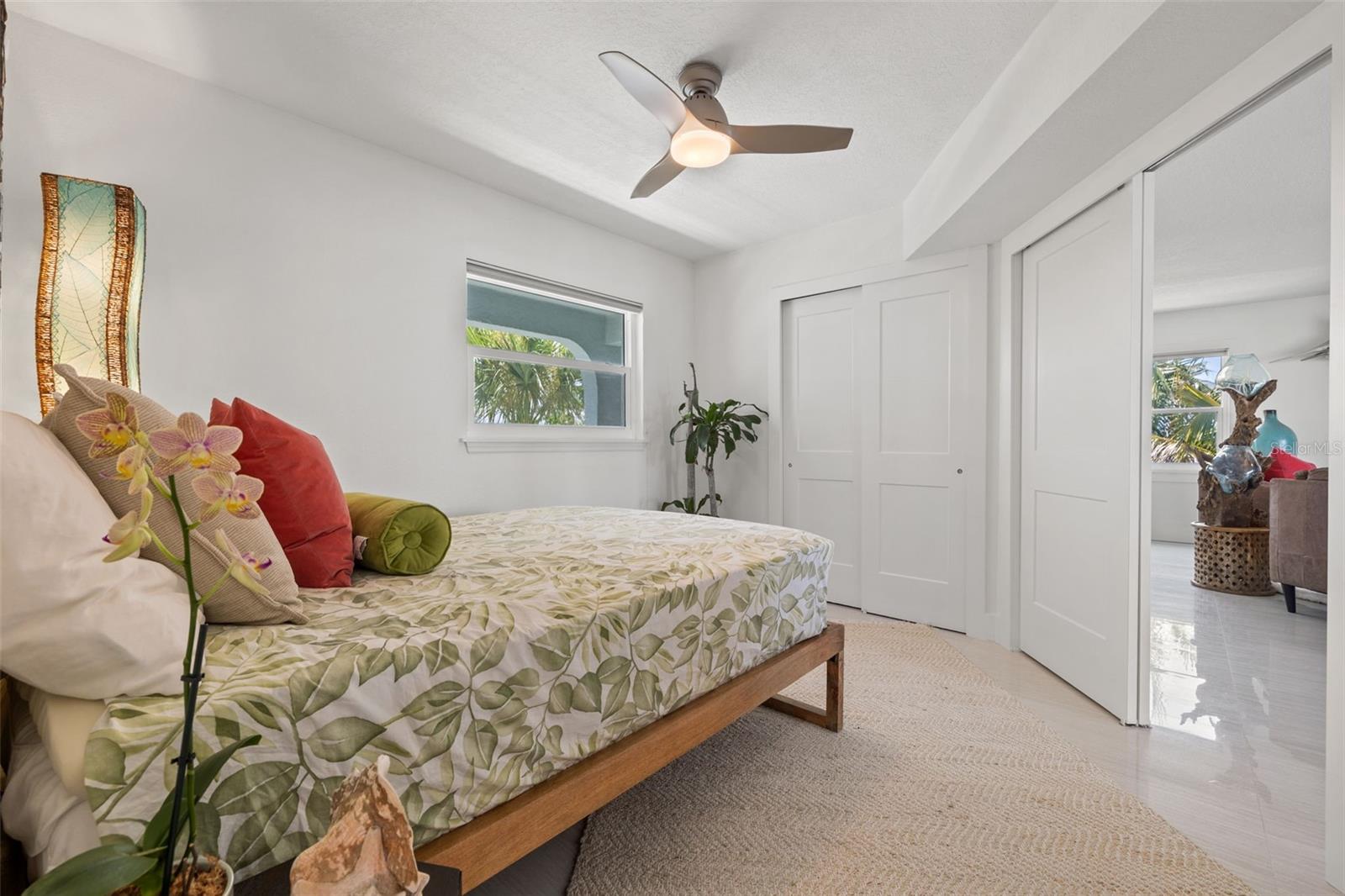 Image 36 of 75 For 380 8th Avenue N 4