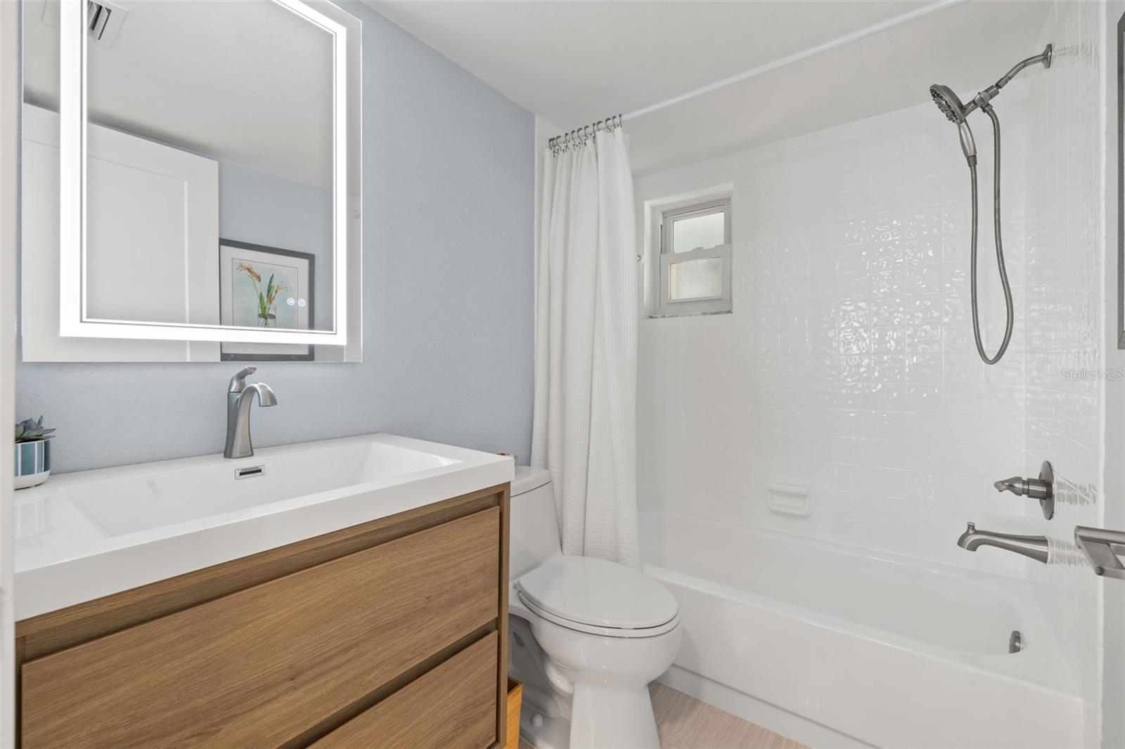 Image 37 of 75 For 380 8th Avenue N 4