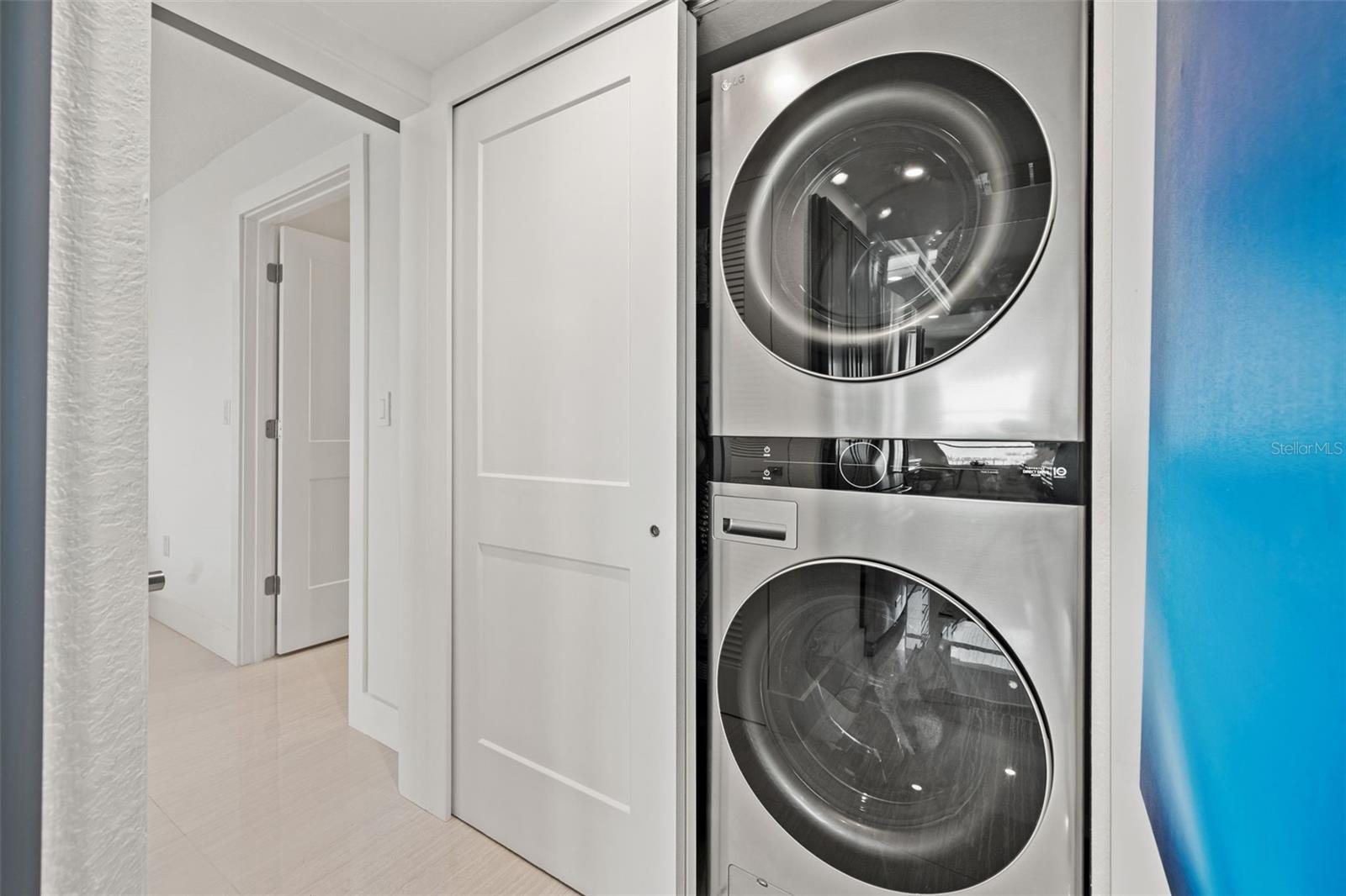 Image 38 of 75 For 380 8th Avenue N 4