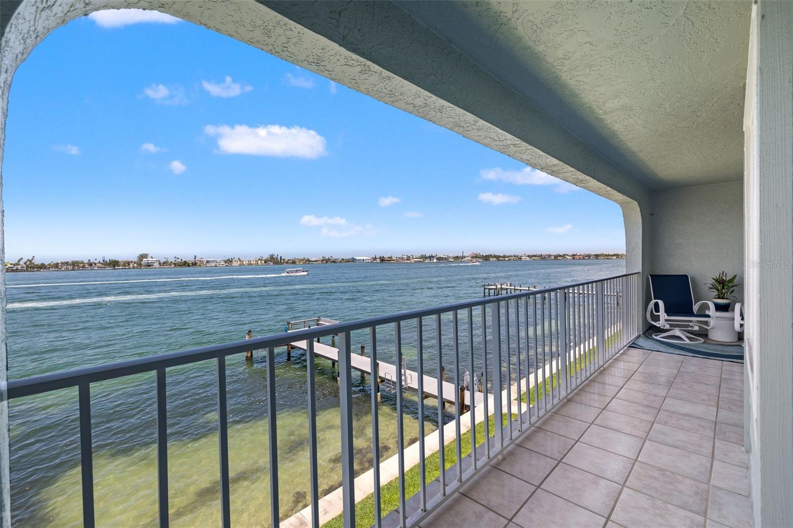 Image 43 of 75 For 380 8th Avenue N 4