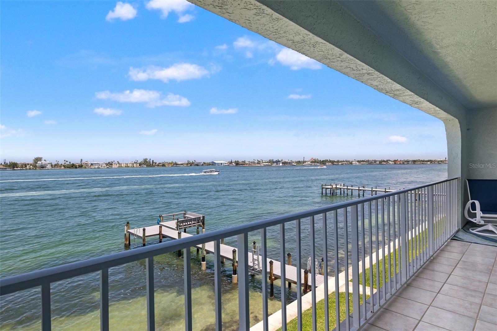 Image 46 of 75 For 380 8th Avenue N 4