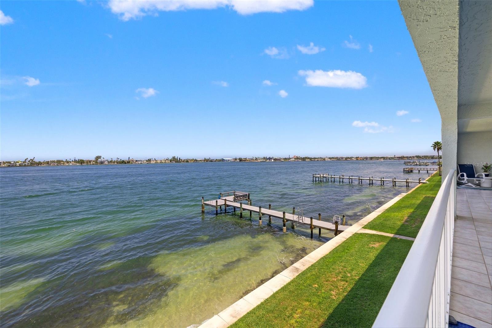 Image 51 of 75 For 380 8th Avenue N 4