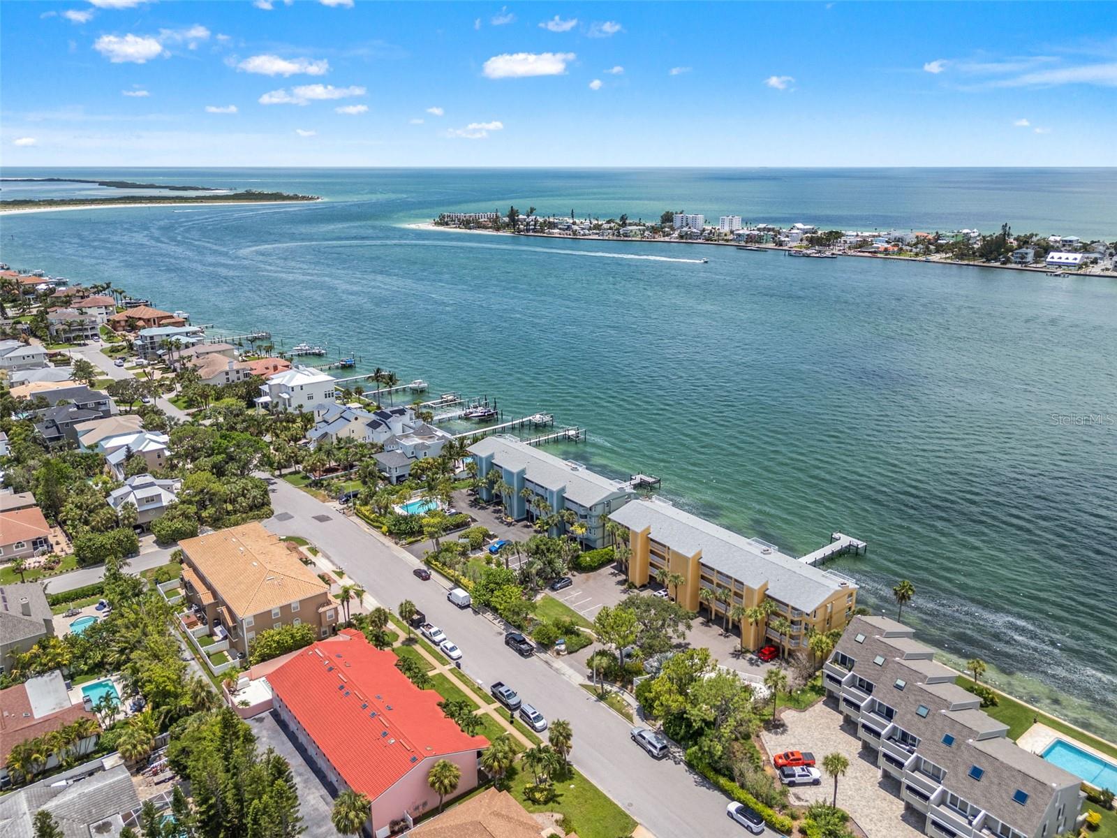 Image 64 of 75 For 380 8th Avenue N 4