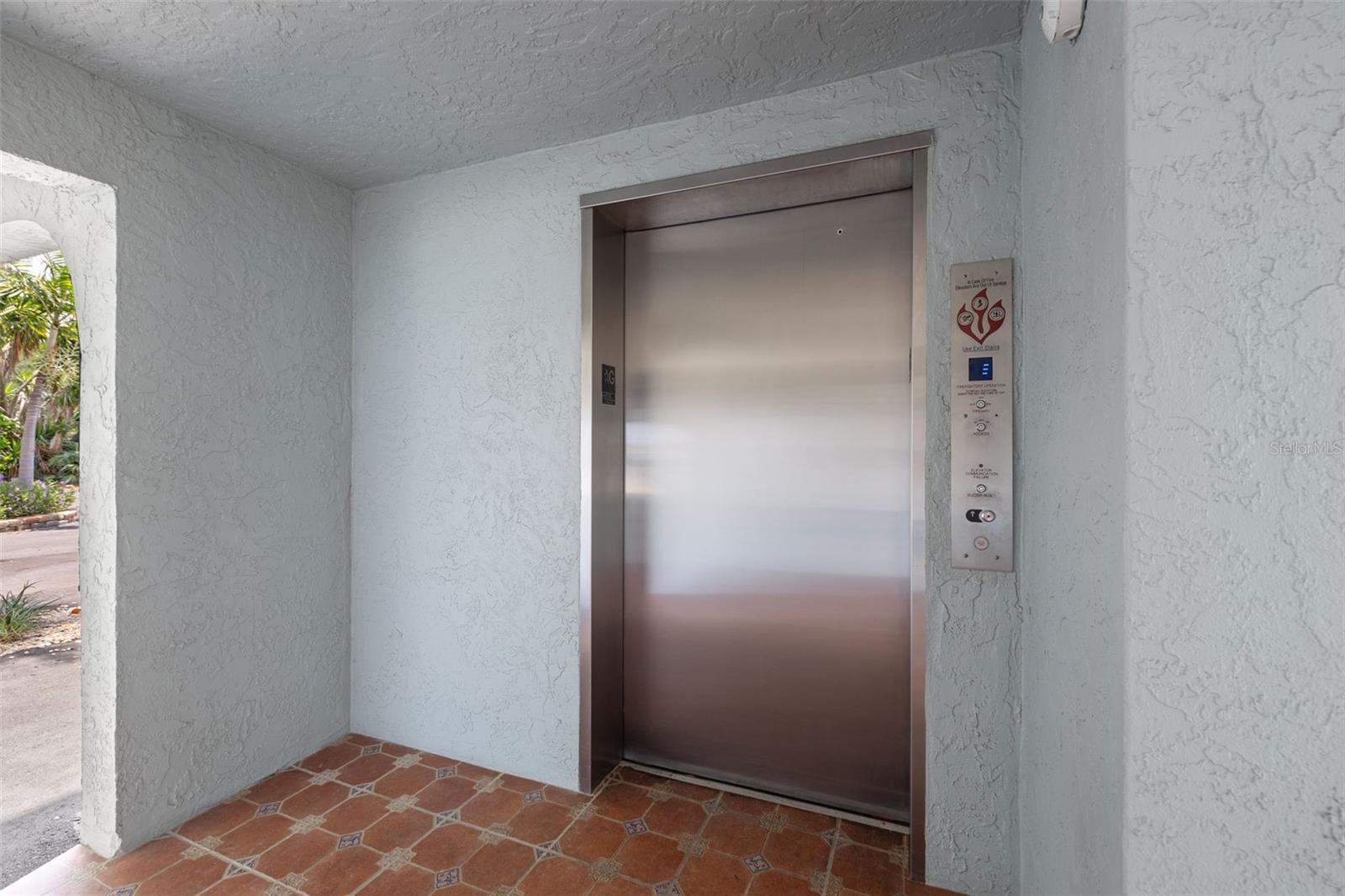 Image 72 of 75 For 380 8th Avenue N 4