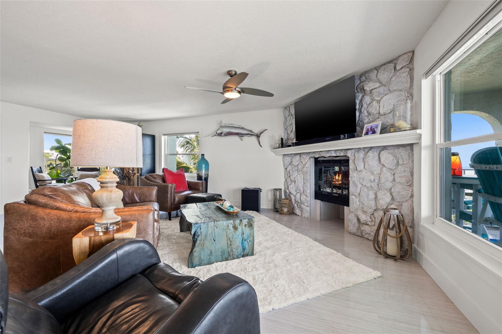 Image 9 of 75 For 380 8th Avenue N 4