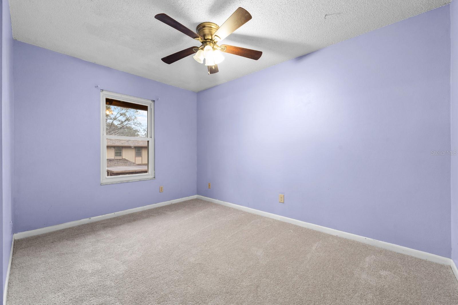 Listing photo id 10 for 3204 Elk Court