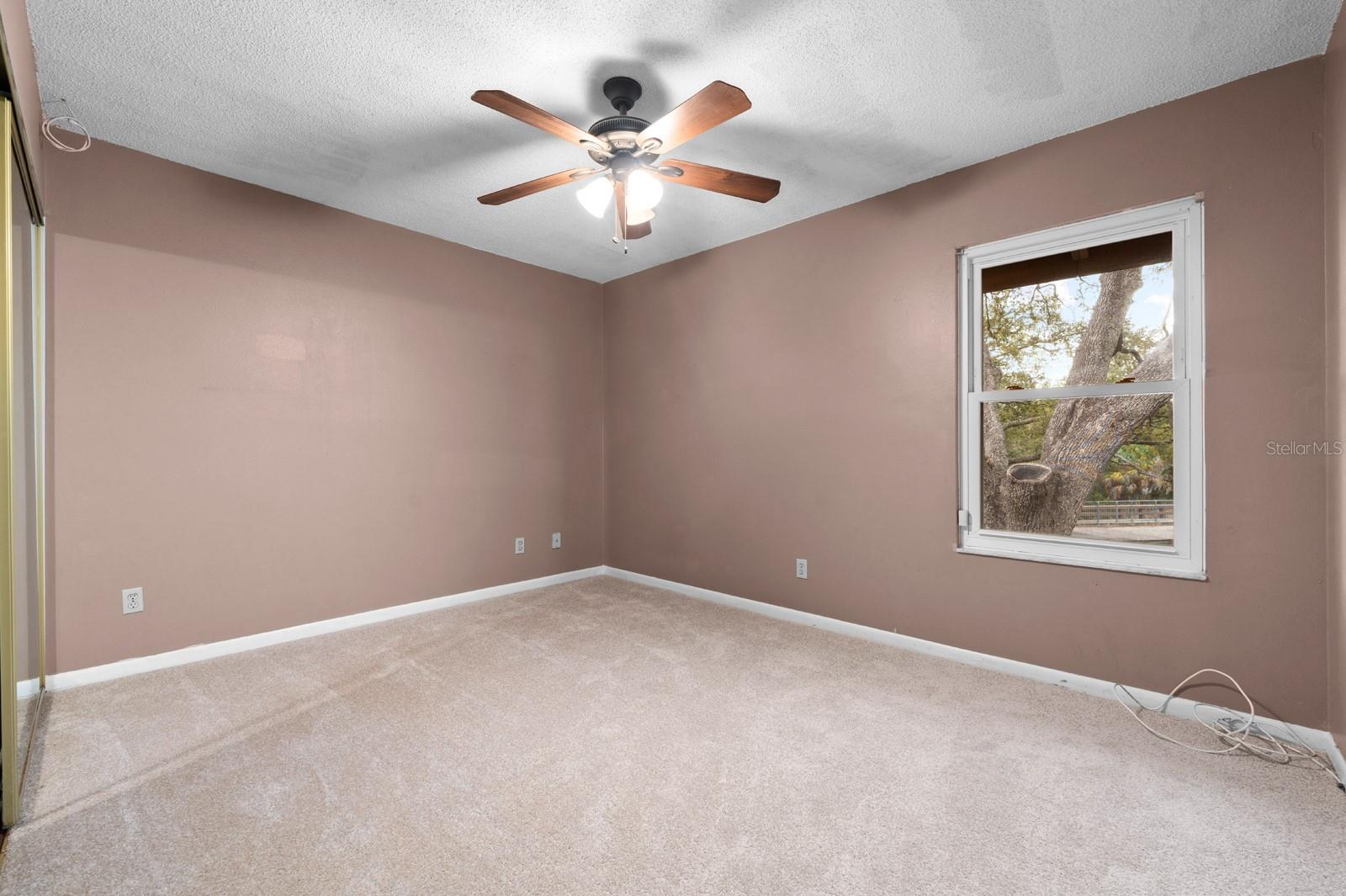 Listing photo id 11 for 3204 Elk Court