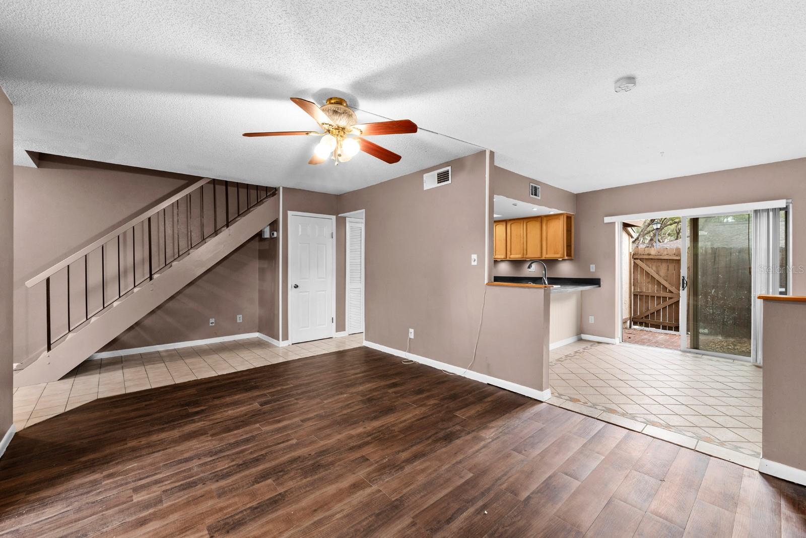 Listing photo id 6 for 3204 Elk Court