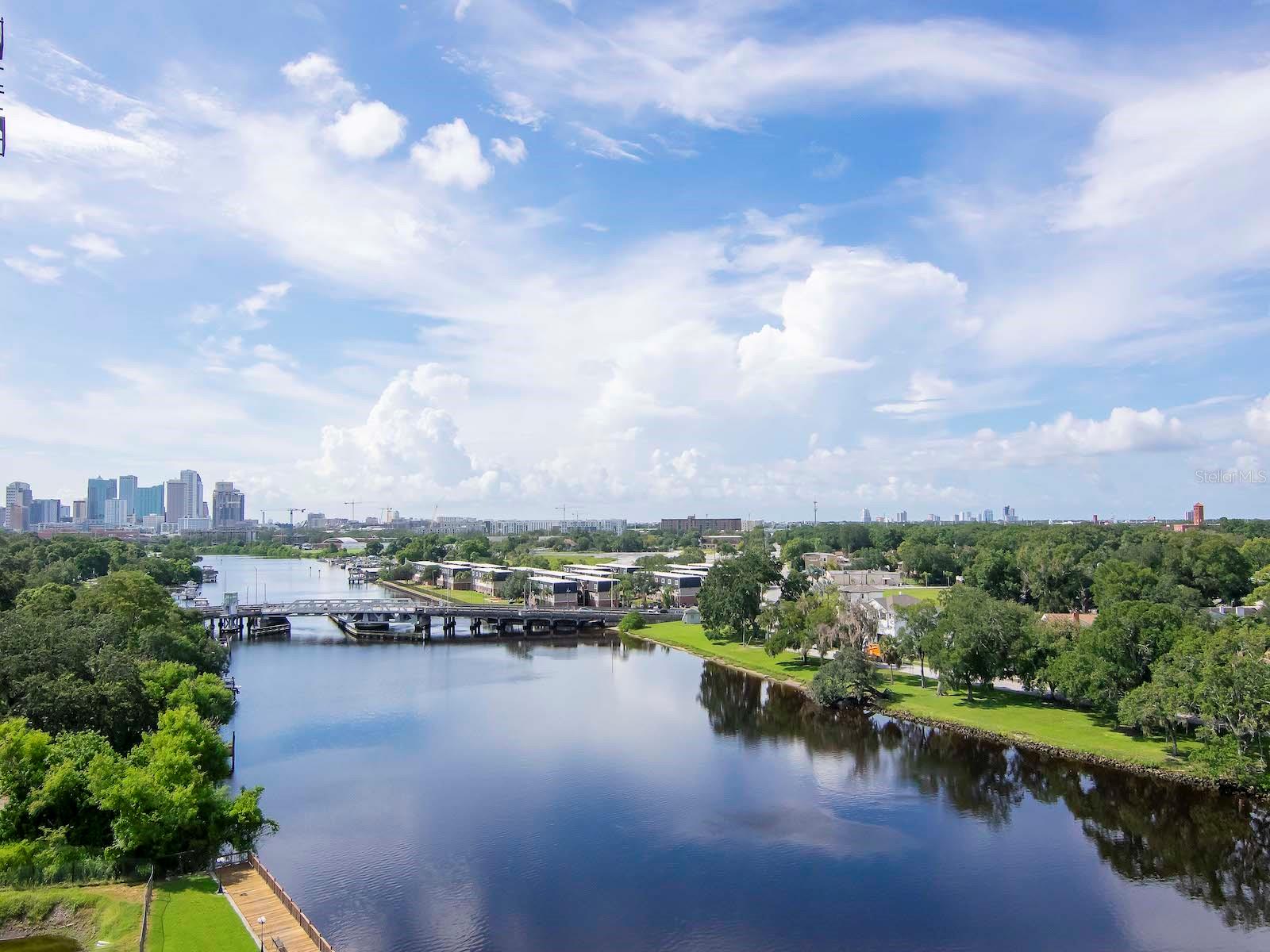 Listing photo id 27 for 2780 Riverside Drive 802