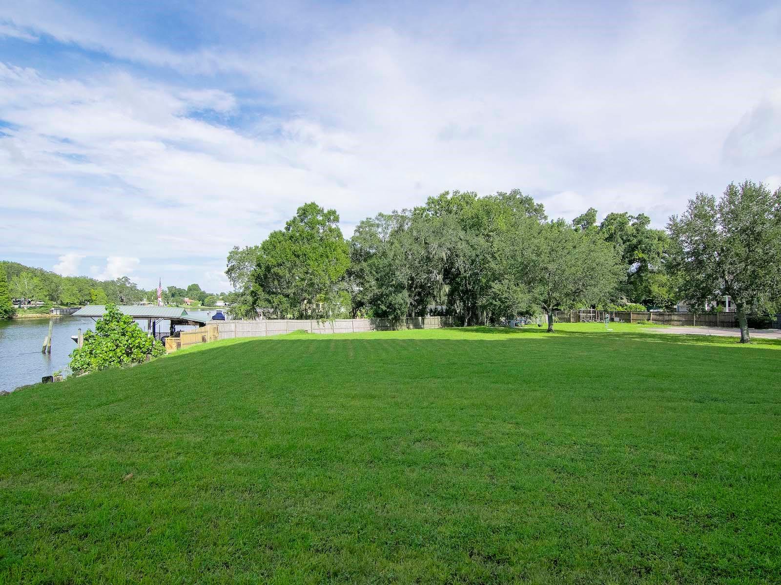 Listing photo id 40 for 2780 Riverside Drive 802