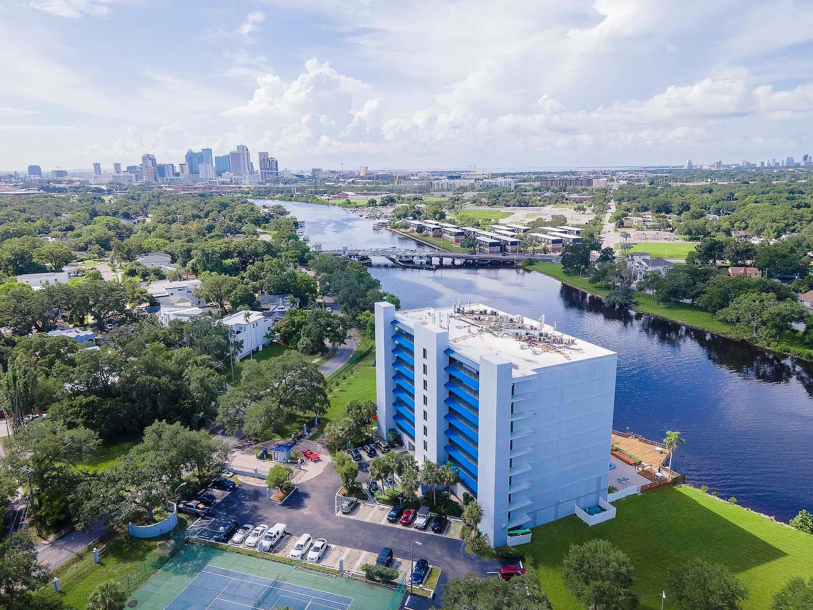 Listing photo id 45 for 2780 Riverside Drive 802