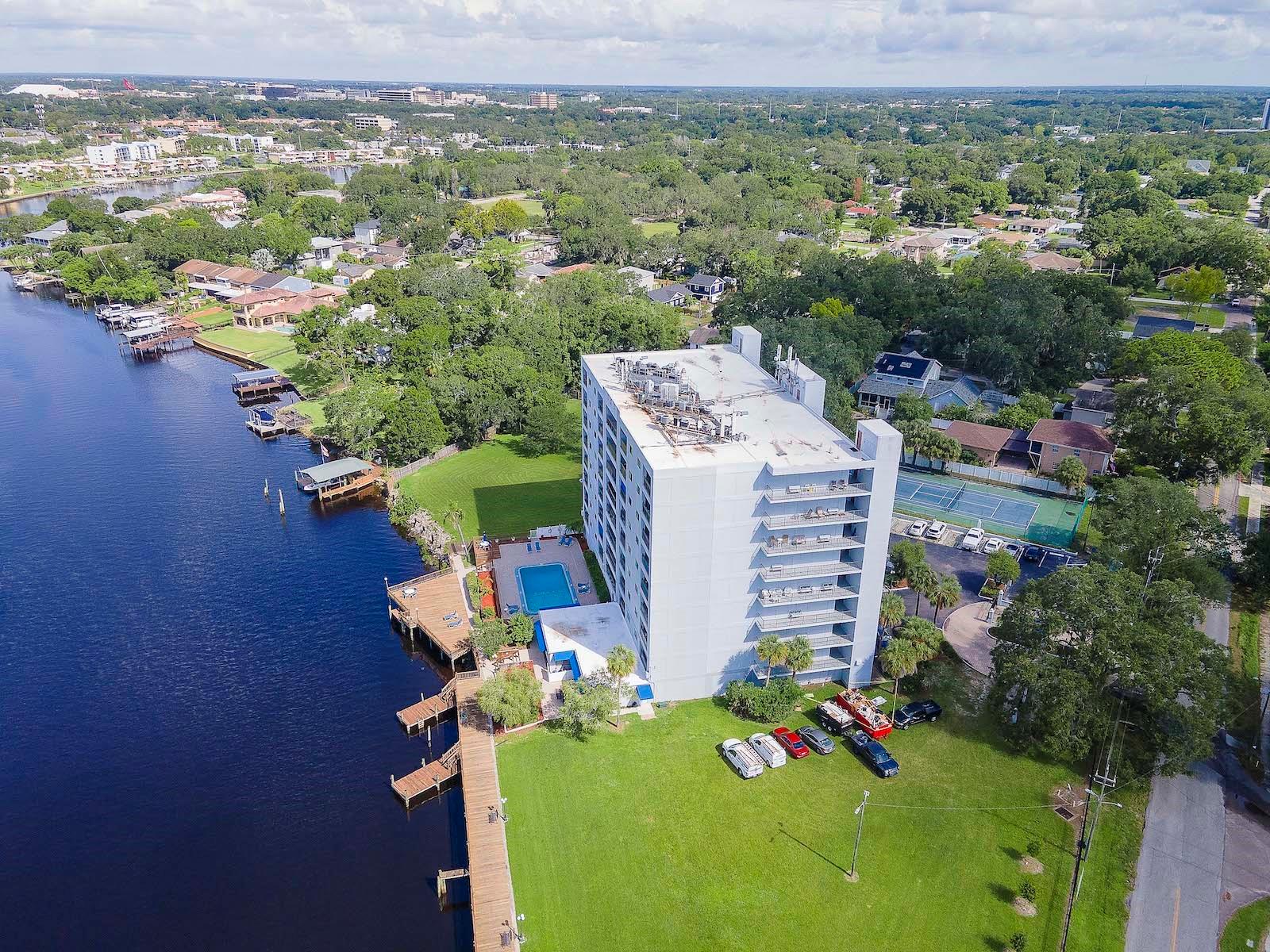 Listing photo id 51 for 2780 Riverside Drive 802