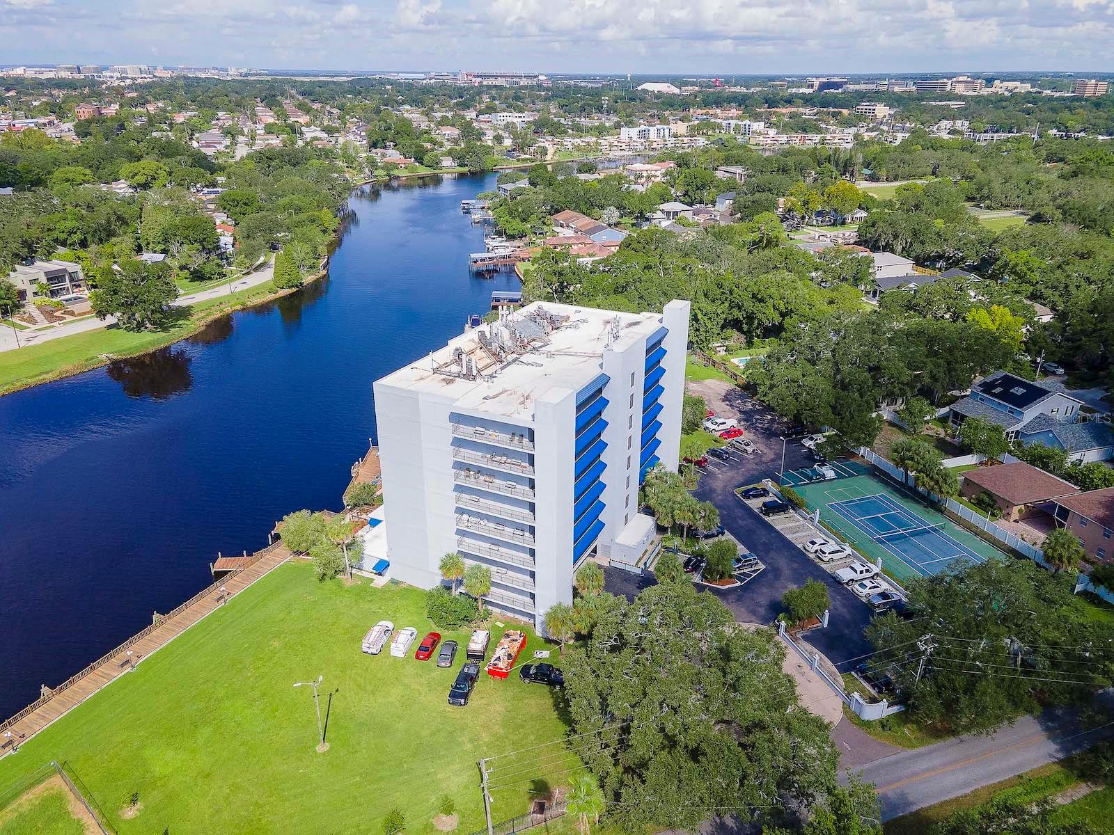 Listing photo id 52 for 2780 Riverside Drive 802