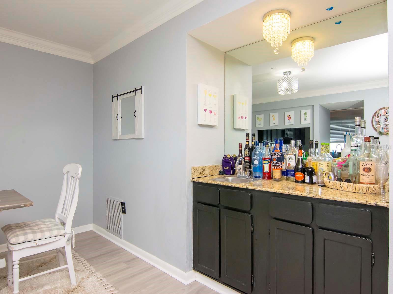 Listing photo id 6 for 2780 Riverside Drive 802