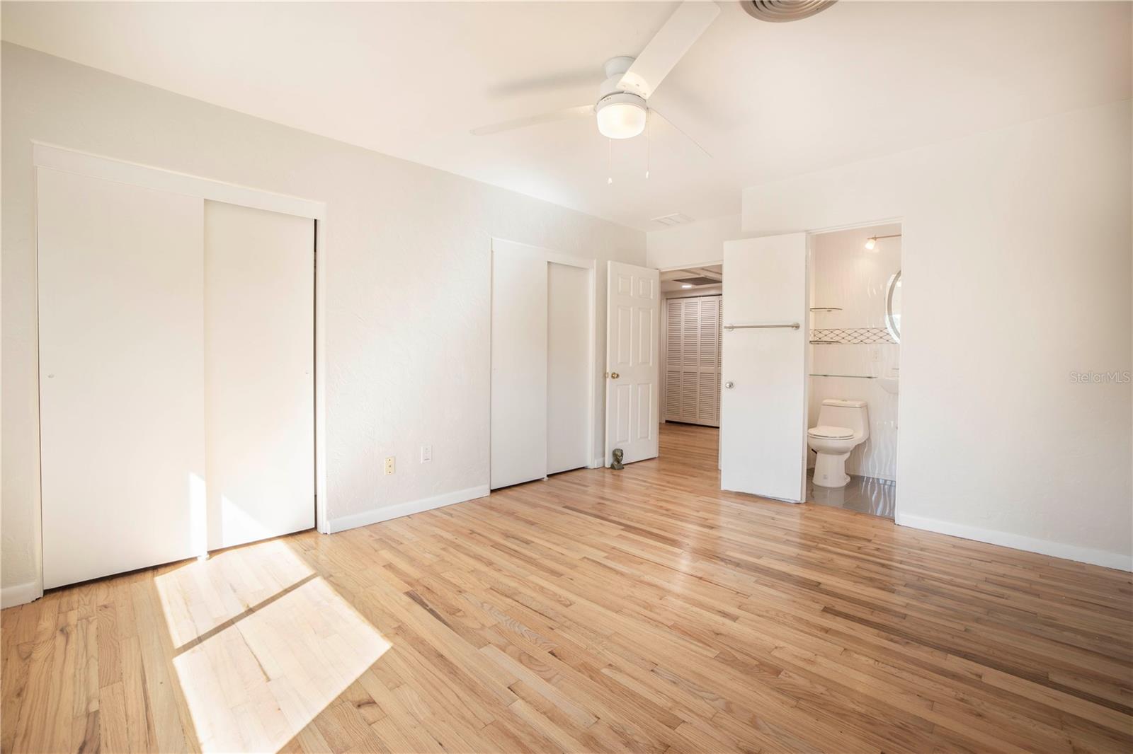 Image 10 of 27 For 877 42nd Avenue N