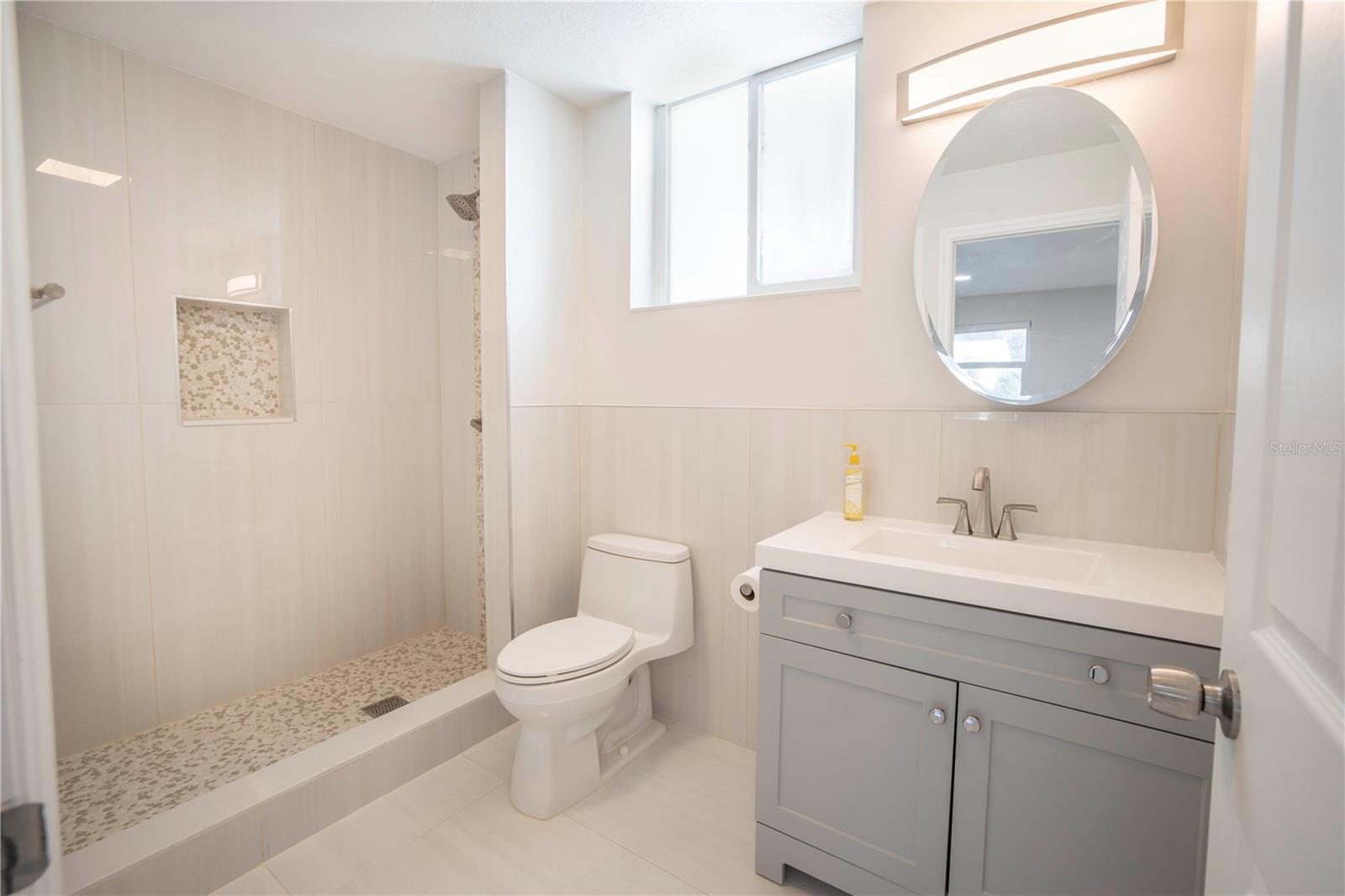 Image 11 of 27 For 877 42nd Avenue N