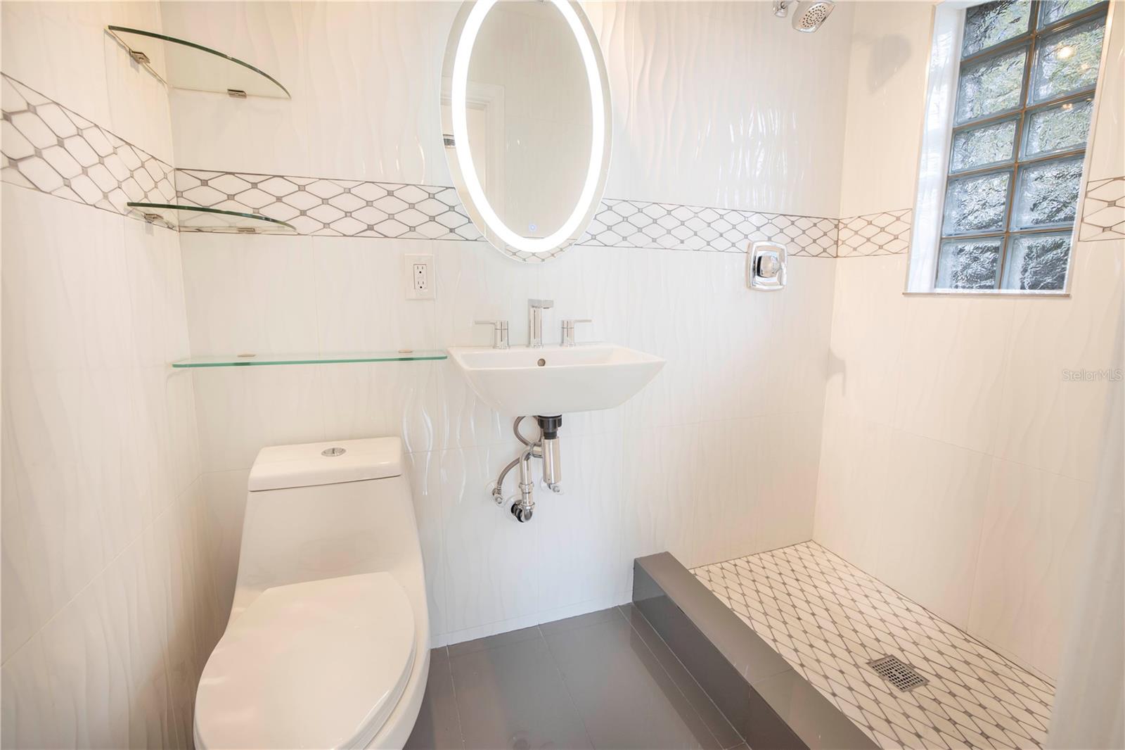 Image 12 of 27 For 877 42nd Avenue N