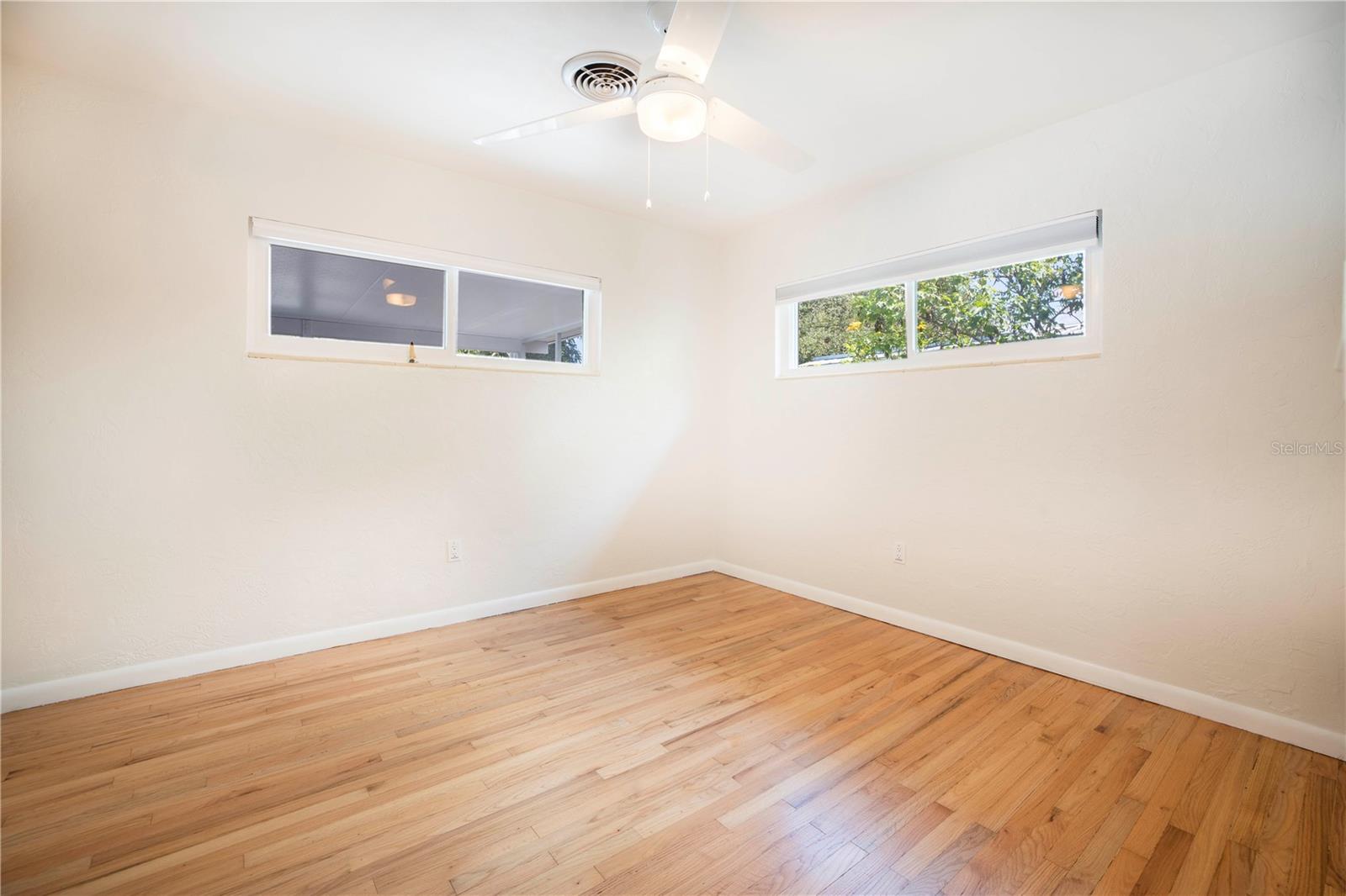 Image 15 of 27 For 877 42nd Avenue N