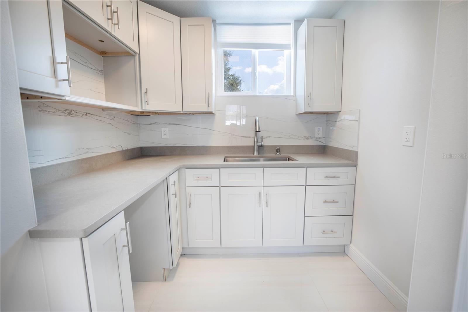 Image 18 of 27 For 877 42nd Avenue N