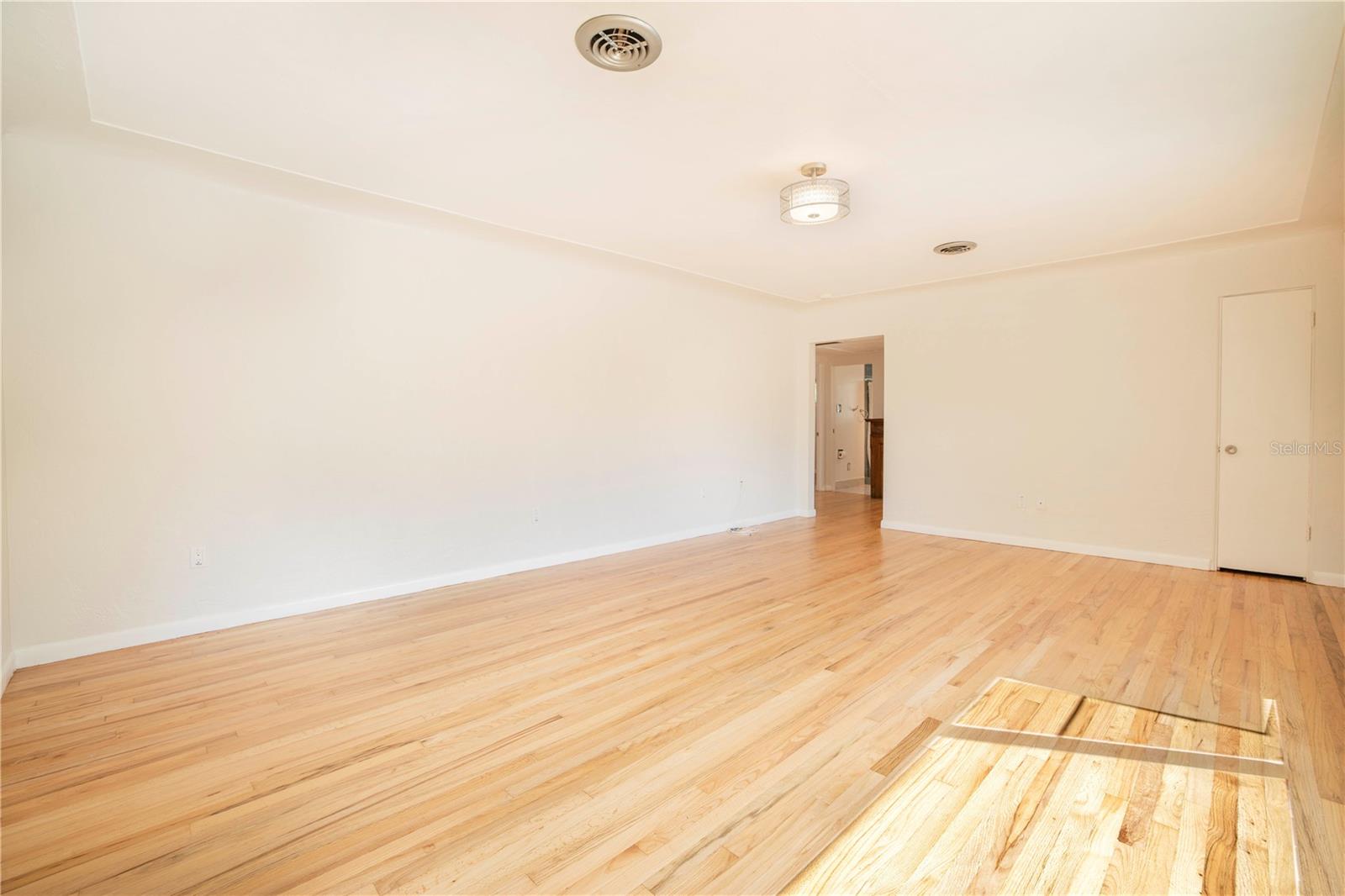 Image 4 of 27 For 877 42nd Avenue N