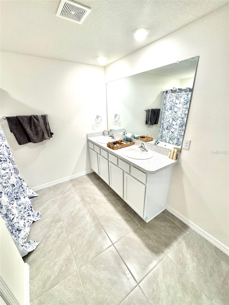 Image 21 of 43 For 13374 Mylion Way