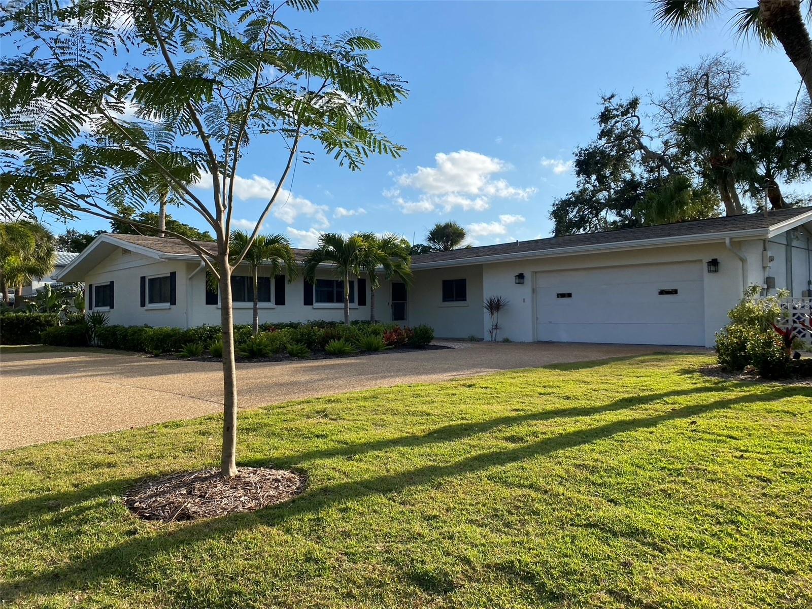 Image 4 of 25 For 814 Paradise Way