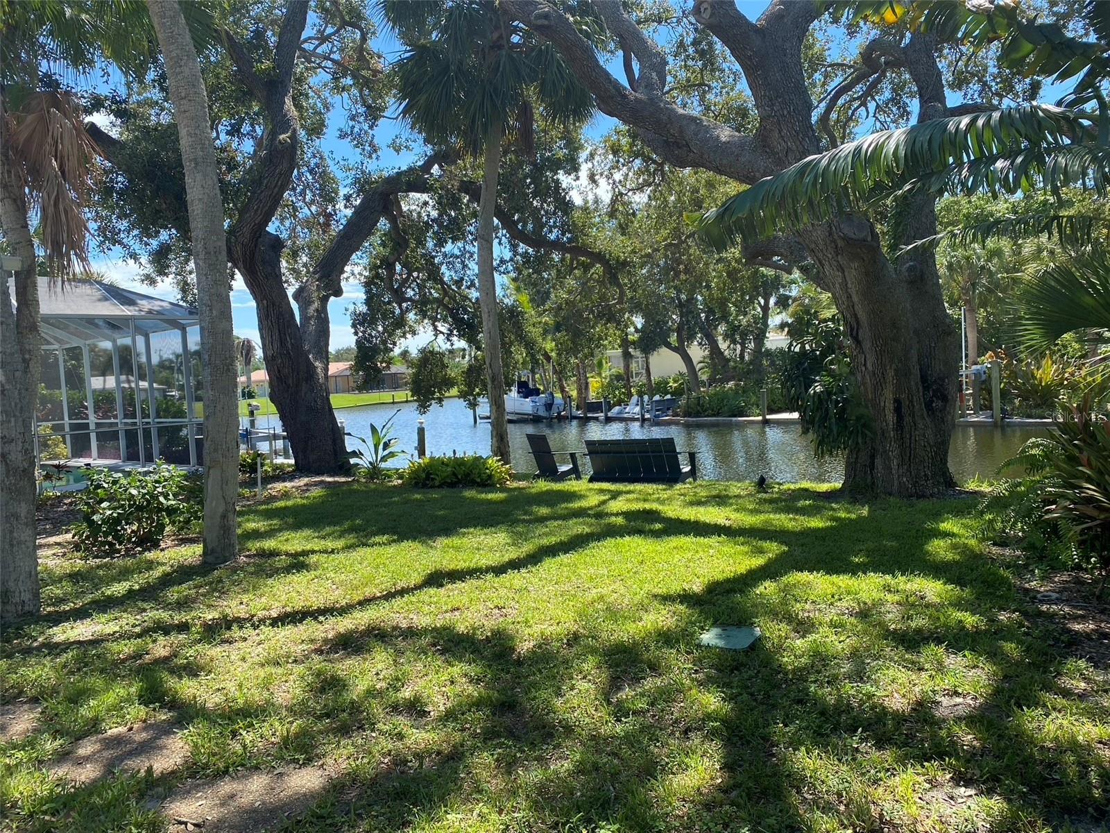 Image 5 of 25 For 814 Paradise Way