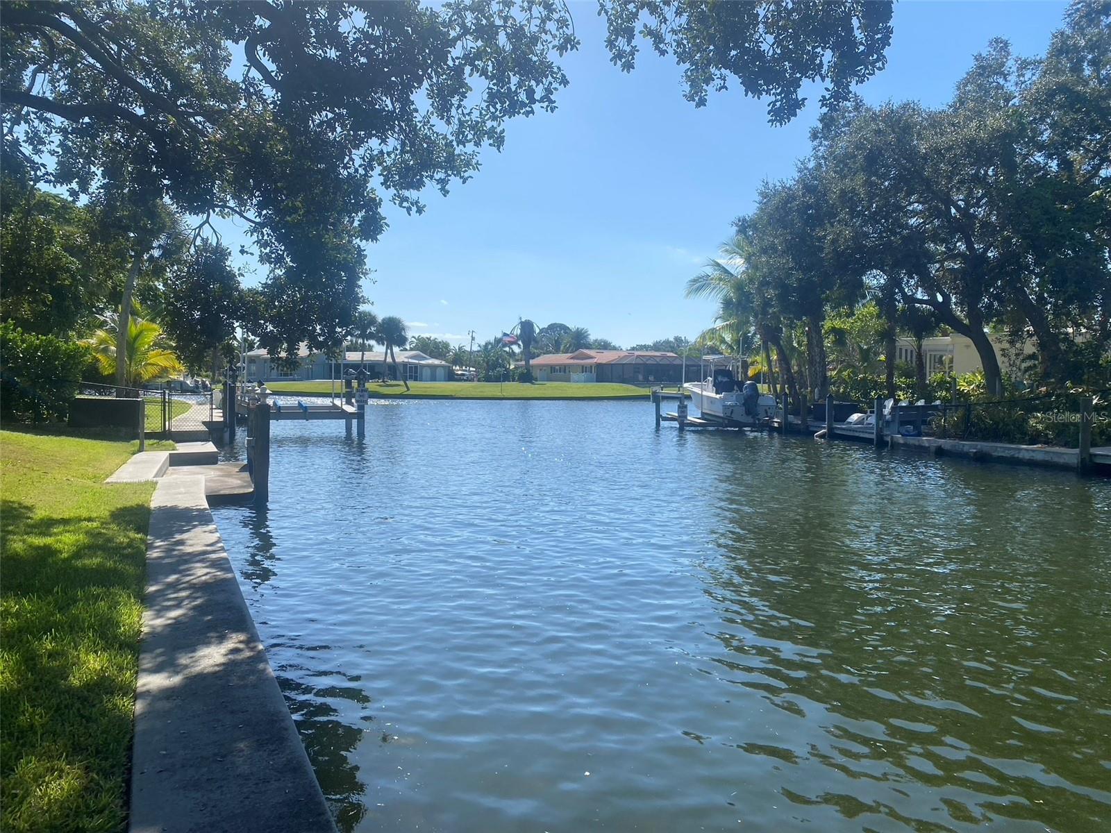 Image 7 of 25 For 814 Paradise Way