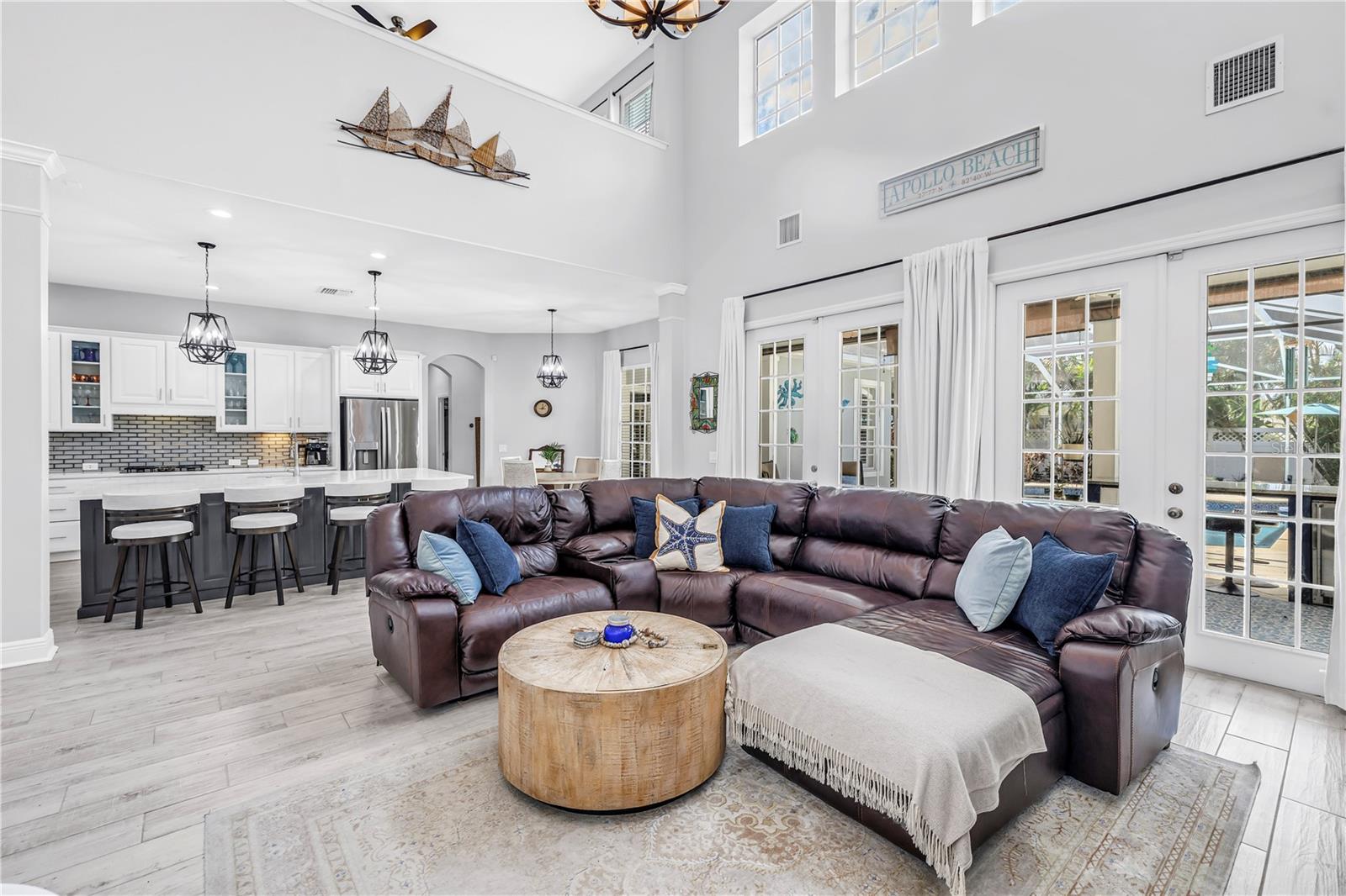 Listing photo id 17 for 5234 Brighton Shore Drive