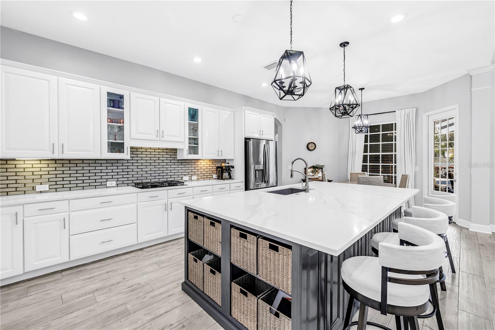 Listing photo id 18 for 5234 Brighton Shore Drive