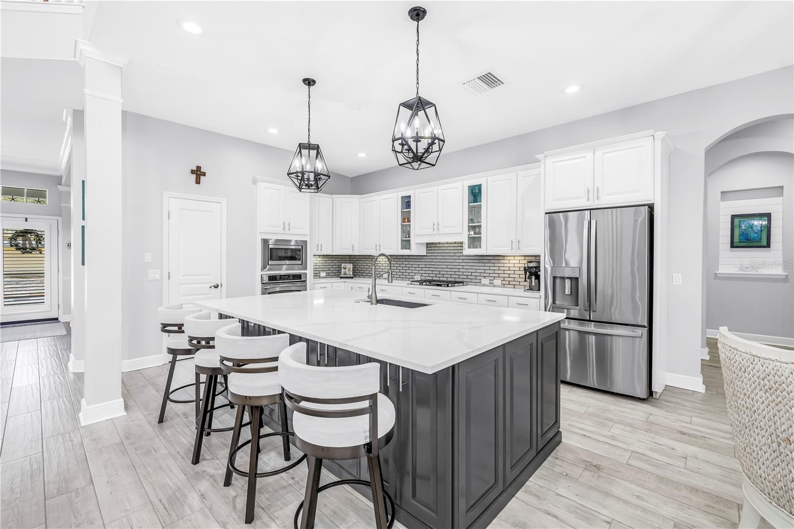 Listing photo id 19 for 5234 Brighton Shore Drive