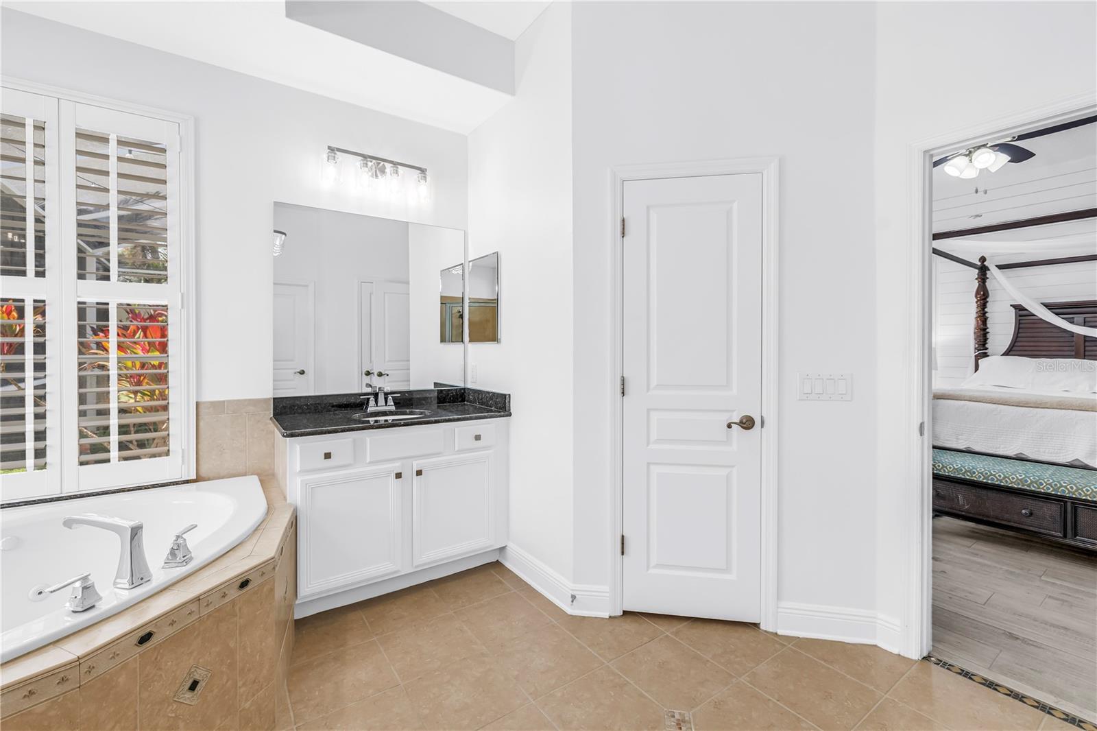 Listing photo id 33 for 5234 Brighton Shore Drive