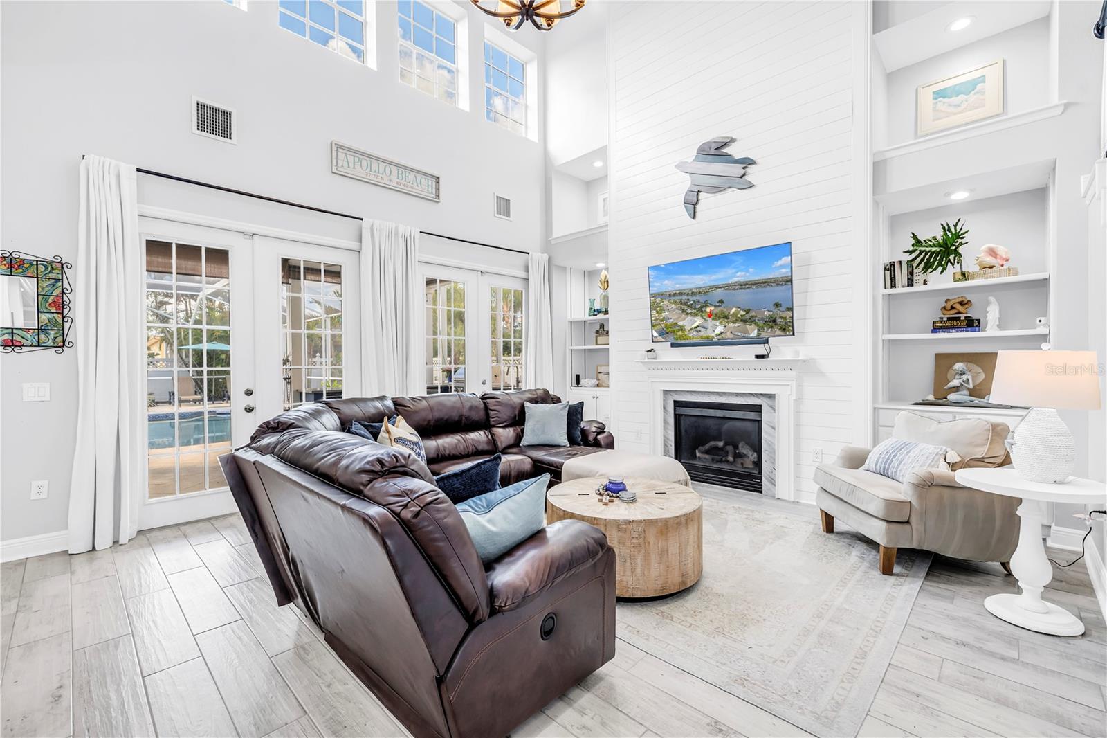 Listing photo id 2 for 5234 Brighton Shore Drive