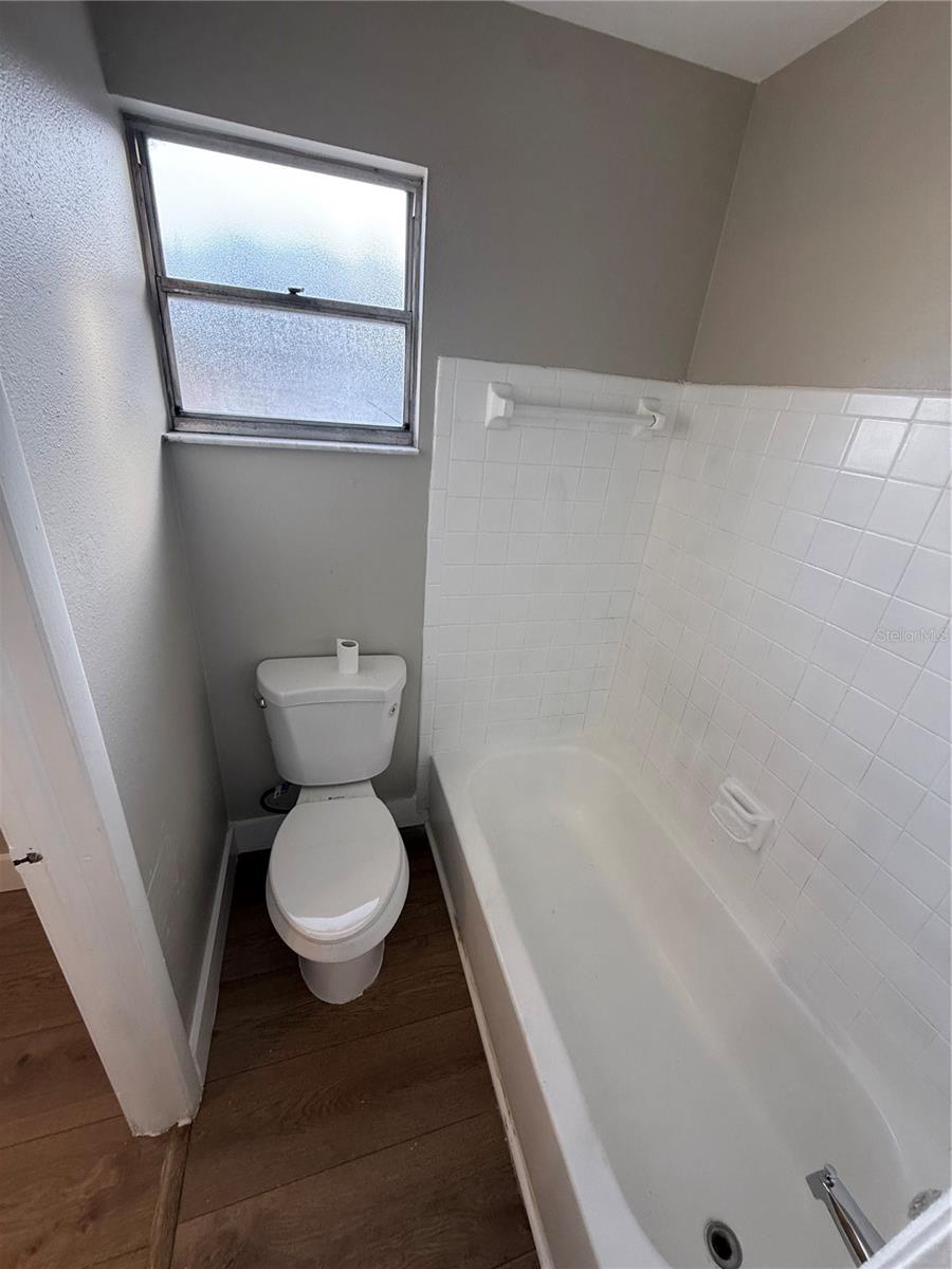 Image 8 of 11 For 3009 Manhattan Avenue B