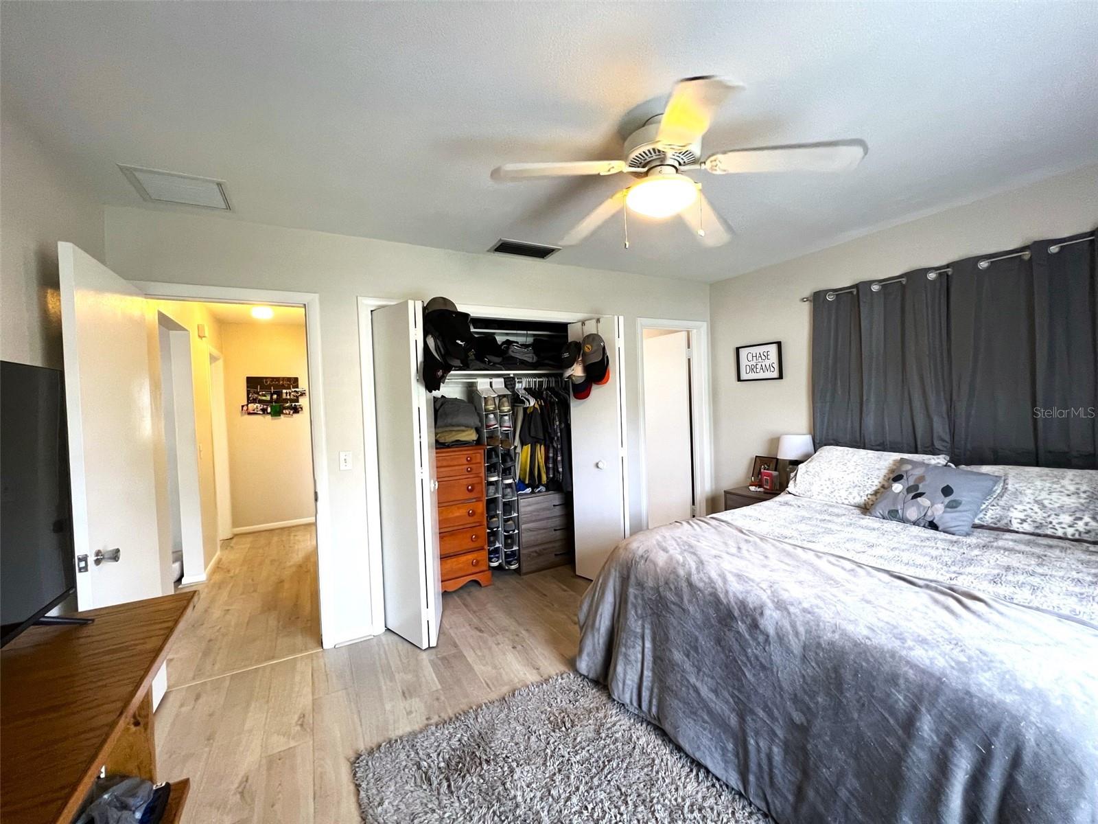 Image 11 of 19 For 1595 Idle Drive