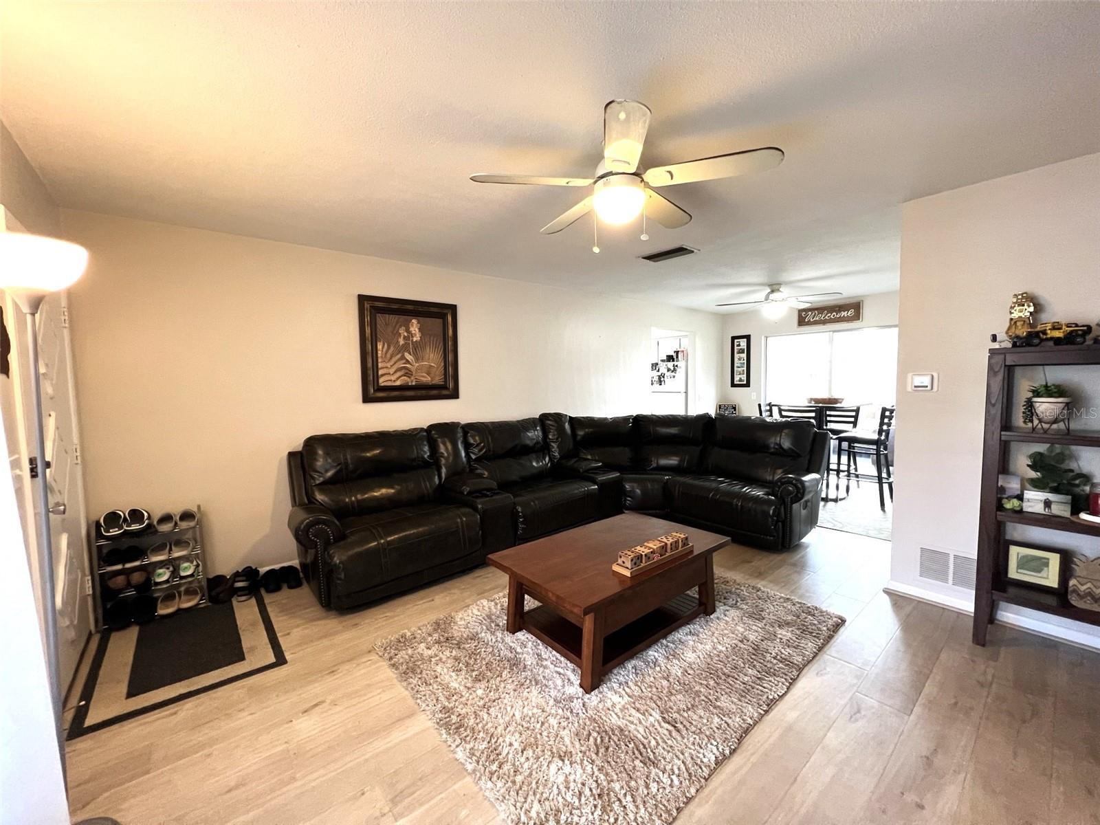 Image 2 of 19 For 1595 Idle Drive