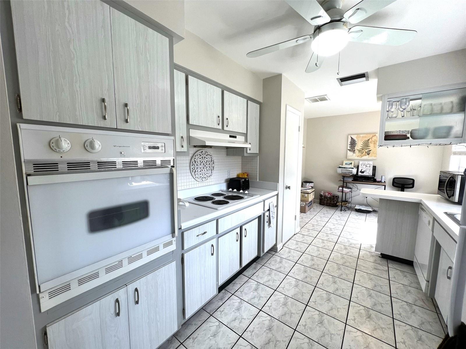 Image 7 of 19 For 1595 Idle Drive