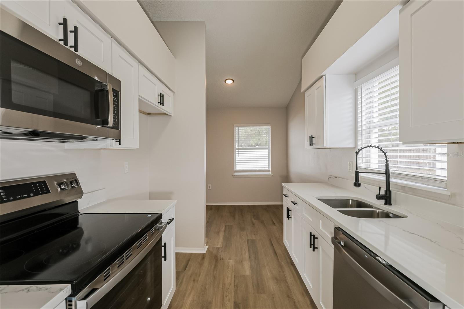 Image 8 of 15 For 1660 Lakeside