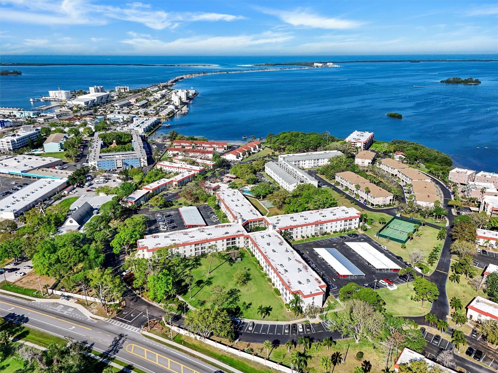 Image 18 of 27 For 2700 Bayshore Boulevard 4111