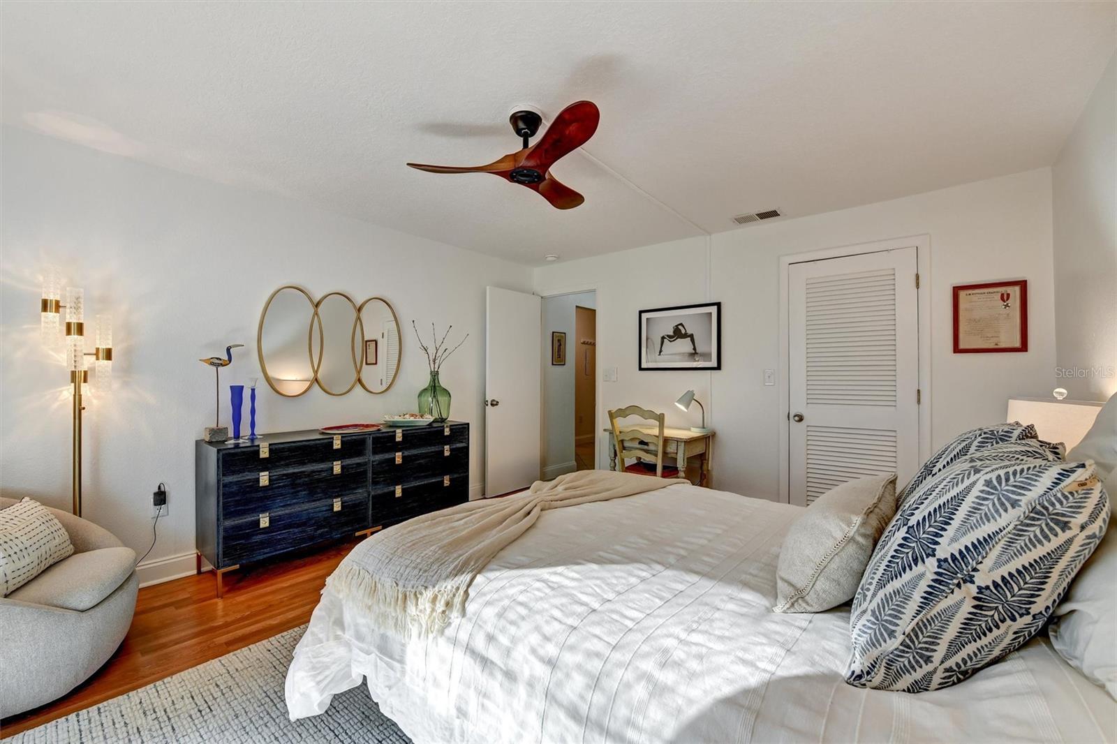 Image 8 of 27 For 2700 Bayshore Boulevard 4111